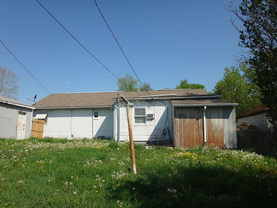 2nd image of 627 6th St