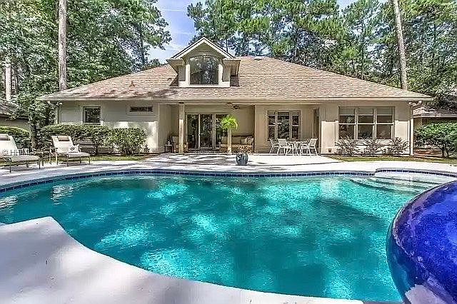 1st image of 18 Stonegate Dr