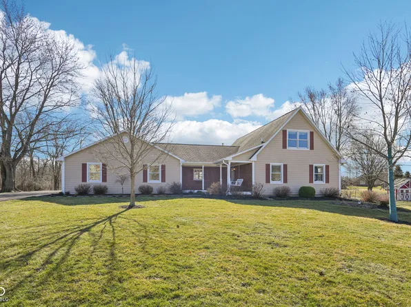 3369 Farmbrook Ct, Danville, IN 46122