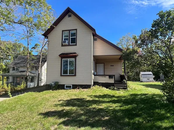 229 South Dewey Avenue, Reedsburg, WI 53959