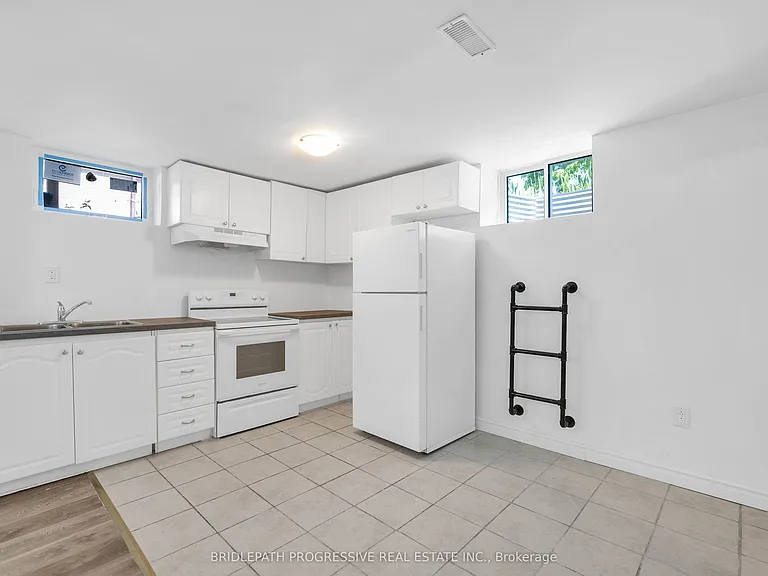 110 Marcella St — Photo 14