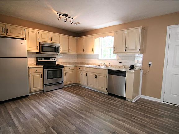 5th image of 804 Lee Road 197