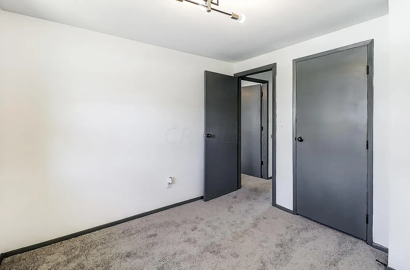 4 bed, 1344 sqft, $2,000 — Photo 2