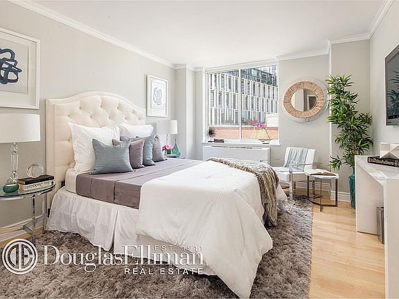 4th image of 295 Greenwich St APT 5E