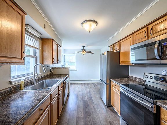 5th image of 2434 9th Ave E