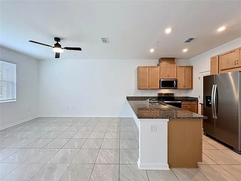 9848 Walkway Dr — Photo 7
