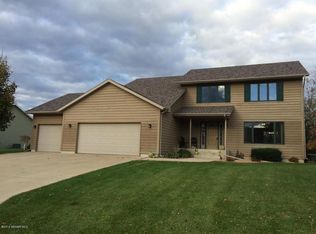 665 Meadow Ln, Albert Lea, MN 56007
