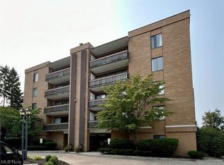 22555 Center Ridge Rd APT 306, Rocky River, OH 44116