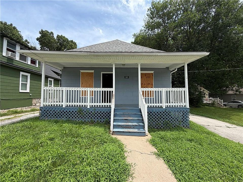 1st image of 203 N Crysler Ave