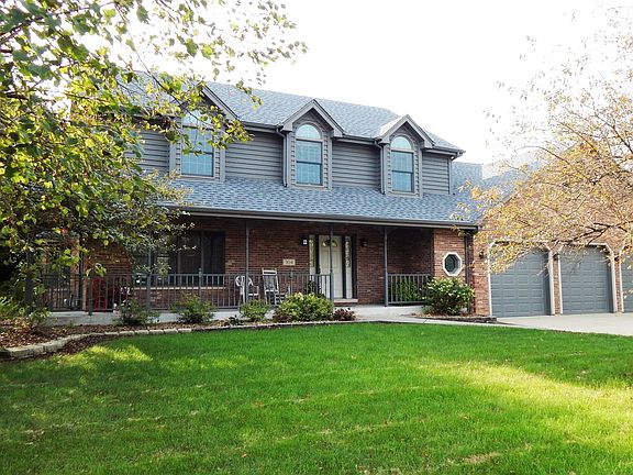 3rd image of 304 Hans Brinker Dr