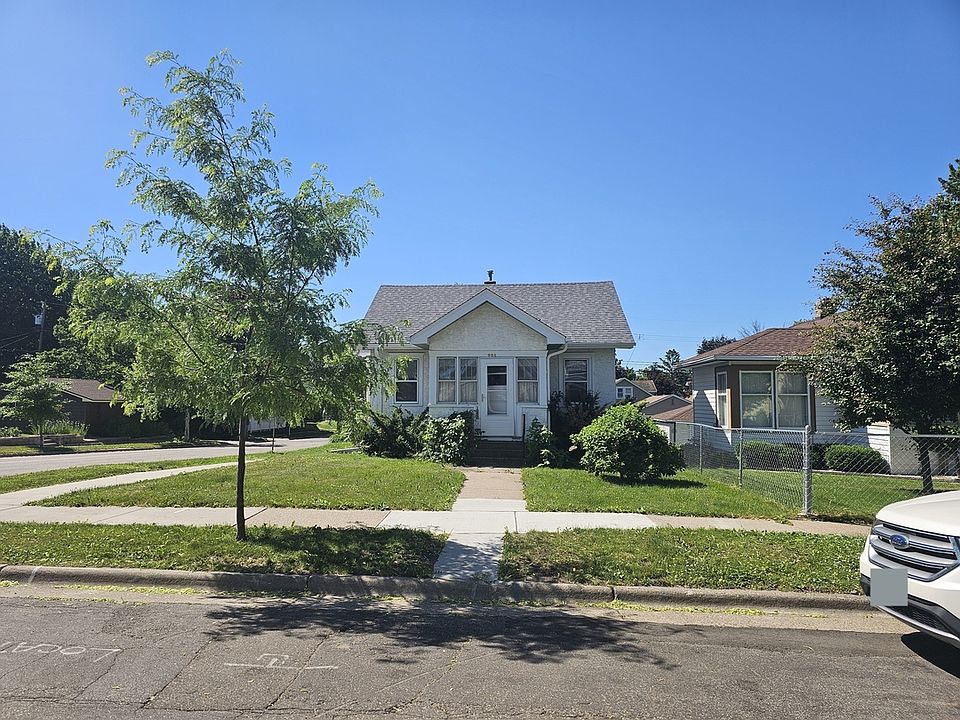 1st image of 996 Cook Ave E