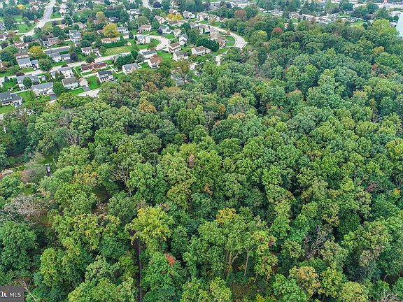 4th image of 607 Edgewood Rd