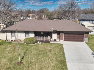 5224 Quail Creek Dr, Great Bend, KS 67530