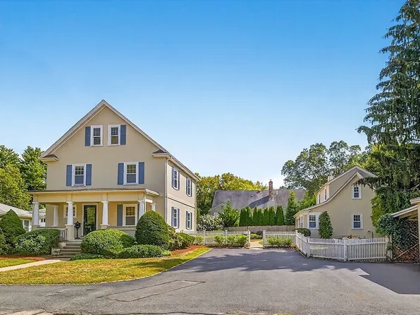 39 Twitchell St, Wellesley, MA 02482