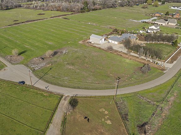 4th image of 19570 Dairyland Dr