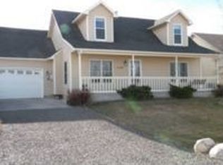1109 Crescent Dr, Cheyenne, WY 82007