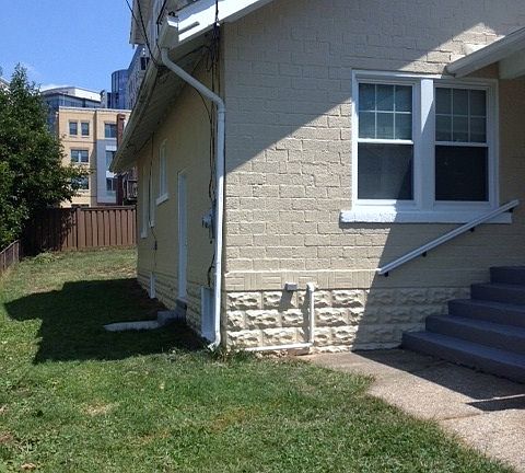 4th image of 817 Woodrow St