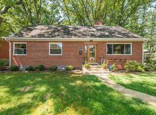 1212 S Forest Dr, Arlington, VA 22204