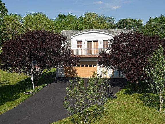 Guest House/Carriage House