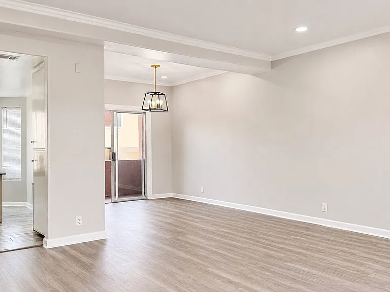 14714 S Budlong Ave #4 — Photo 8