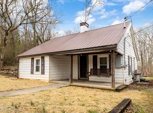 305 N Young St, Friendsville, TN 37737