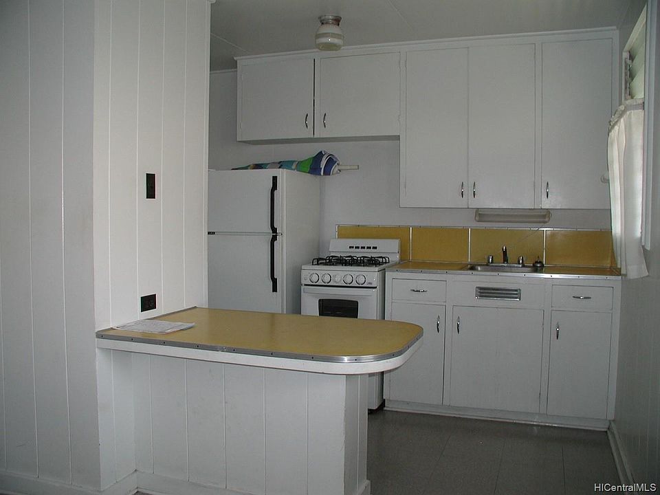 2nd image of 830 Coolidge St Unit 104