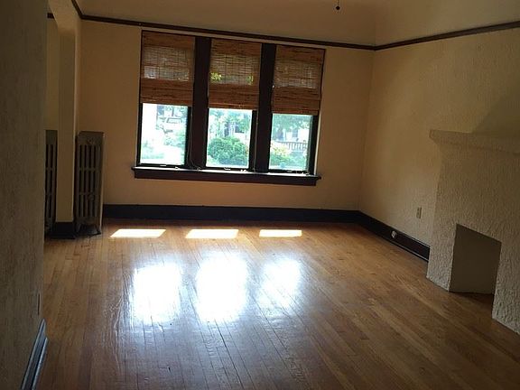 3rd image of 3229 N Oakland Ave APT 3