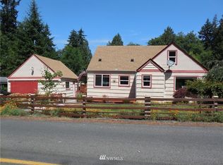 5430 Columbia Heights Rd, Longview, WA 98632