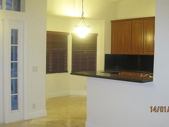 4th image of 1331 Bayview Cir