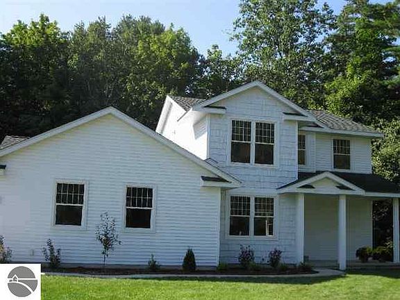 2nd image of 611 Iosco St #3