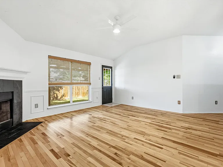 8816 Quarry Cir — Photo 15