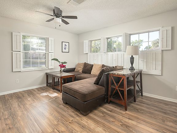 5th image of 7119 Kingsbury Cir