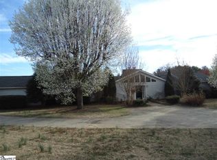 110 Heritage Ln, Simpsonville, SC 29681