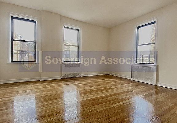 4th image of 30 Cooper St #6D