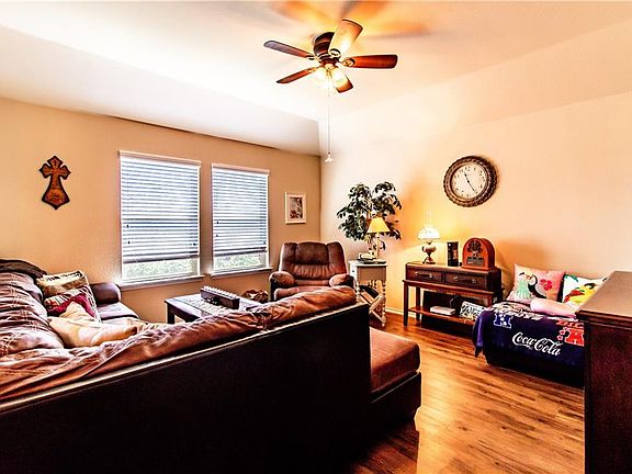 5th image of 2527 Stonegate Dr