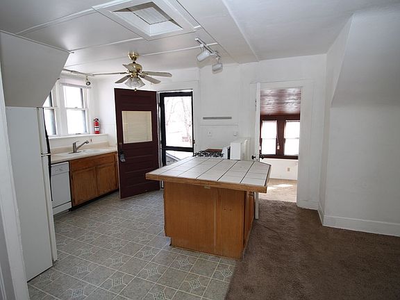 5th image of 527 E Platte Ave APT 3
