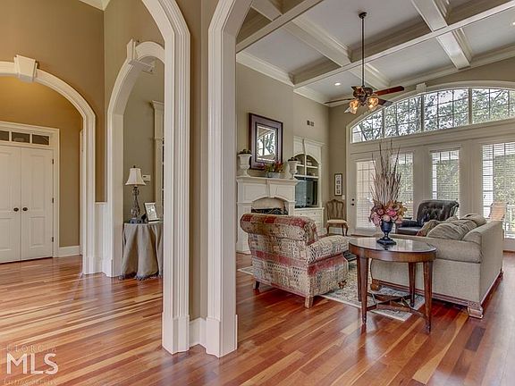 4th image of 22 Lake Park Ct