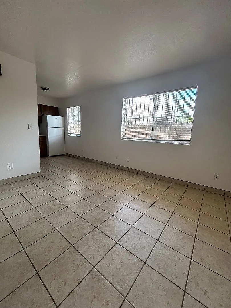 2763 N Edith Blvd — Photo 3