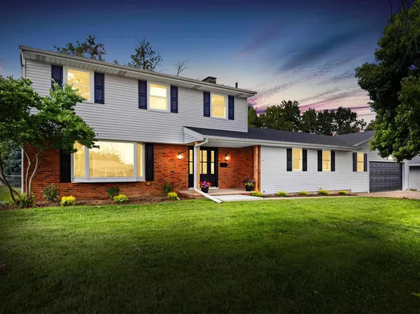 1043 E Jefferson St, Morton, IL 61550