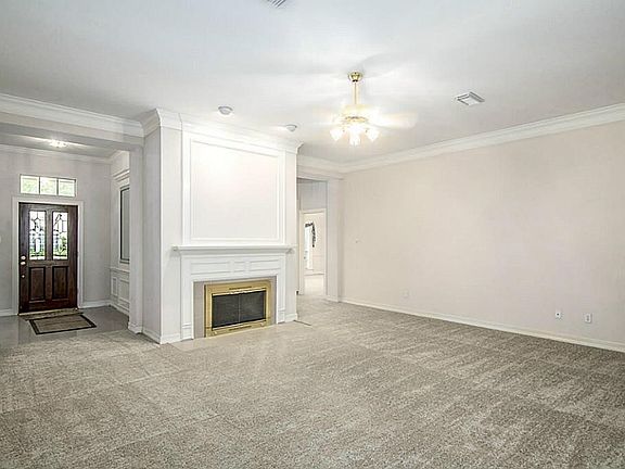5th image of 4318 Village Corner Dr