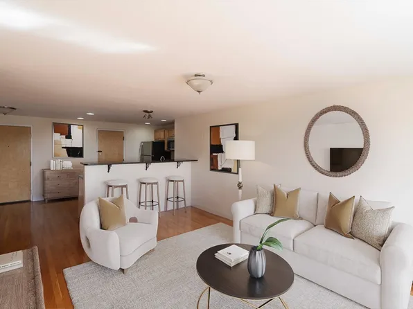 44 Lafayette Ave APT 308, Chelsea, MA 02150