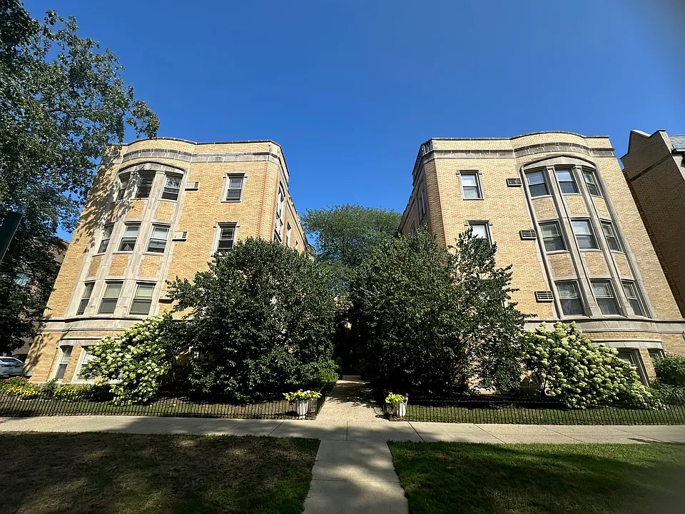 829 Forest Ave