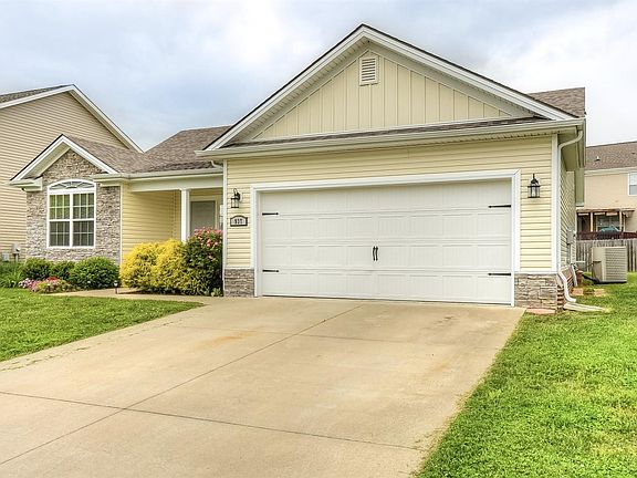 3rd image of 937 Dawson Creek Way