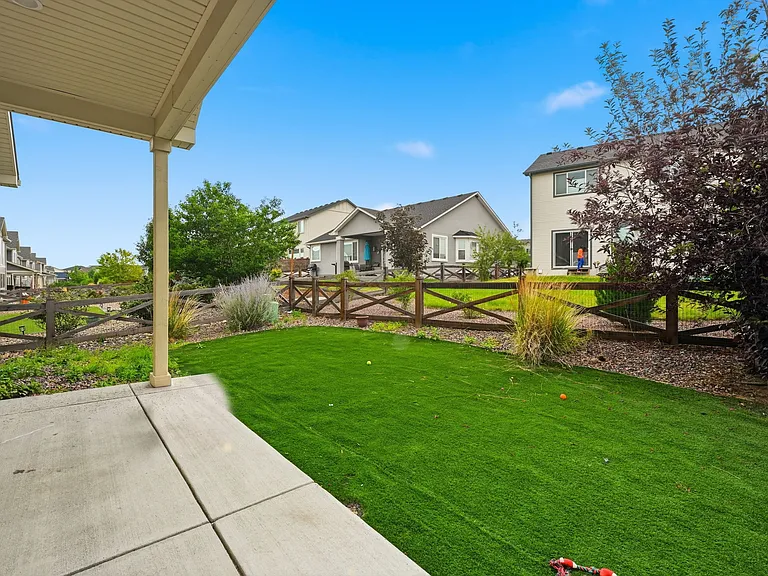 7202 Sedgerock Ln — Photo 2