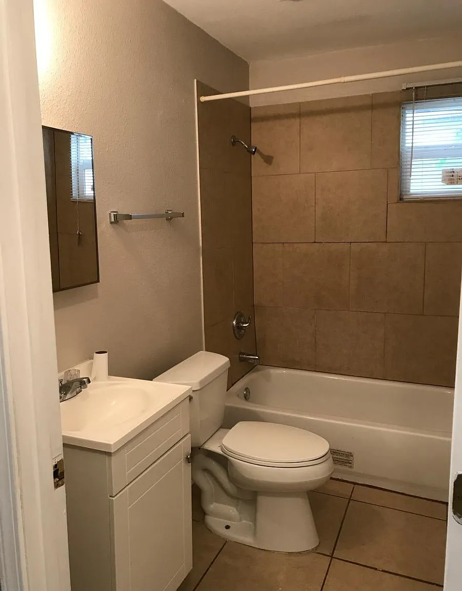 2 bed, 900 sqft, $1,350 — Photo 4