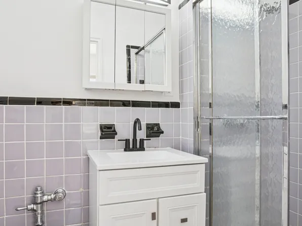 225 East 46th Street image 8 of 12