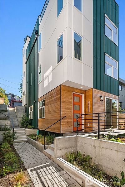 2nd image of 908 15th Avenue #B
