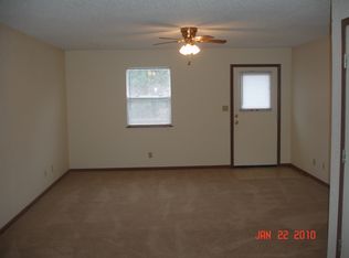 6 SE 190th Rd APT D, Warrensburg, MO 64093