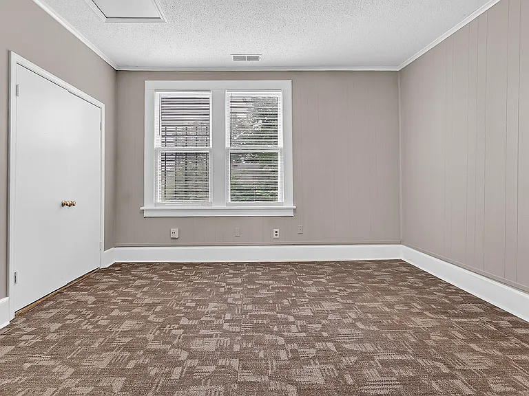 410 Boston St — Photo 11