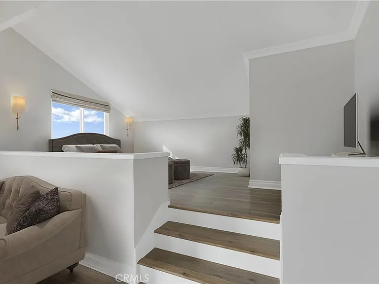 4895 N Buttercreek Rd — Photo 24